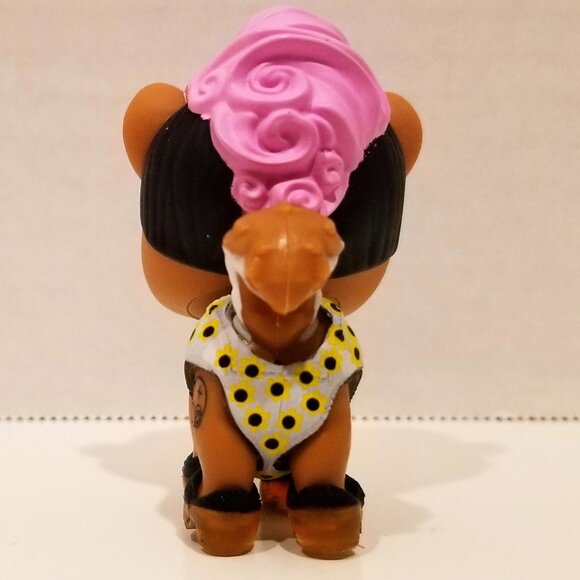 L.O.L. Surprise! Pets "Grunge Skunk" & Accessories, VGUC - Picture 5 of 13